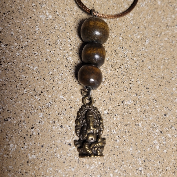 Vintage-Inspired Gold Pendant Necklace - Picture 1 of 1